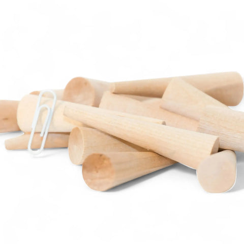 15 mm Holz konisch Kegel Stifte next to Schraube für size comparison