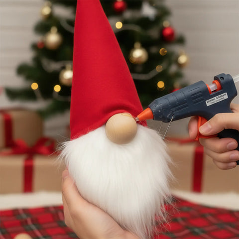 Split koka bumbiņas izmantots kā gnome nose priekš Christmas decoration
